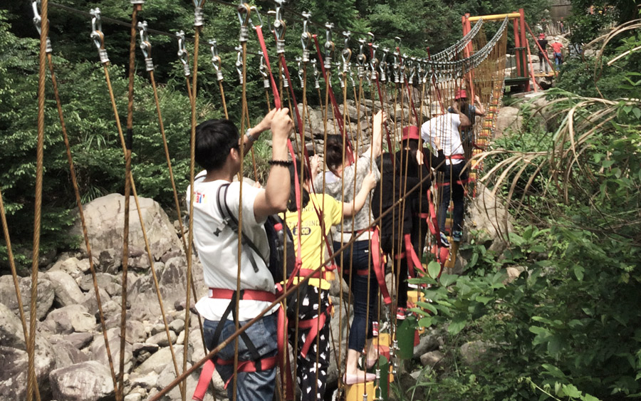 龍井峽闖關(guān)